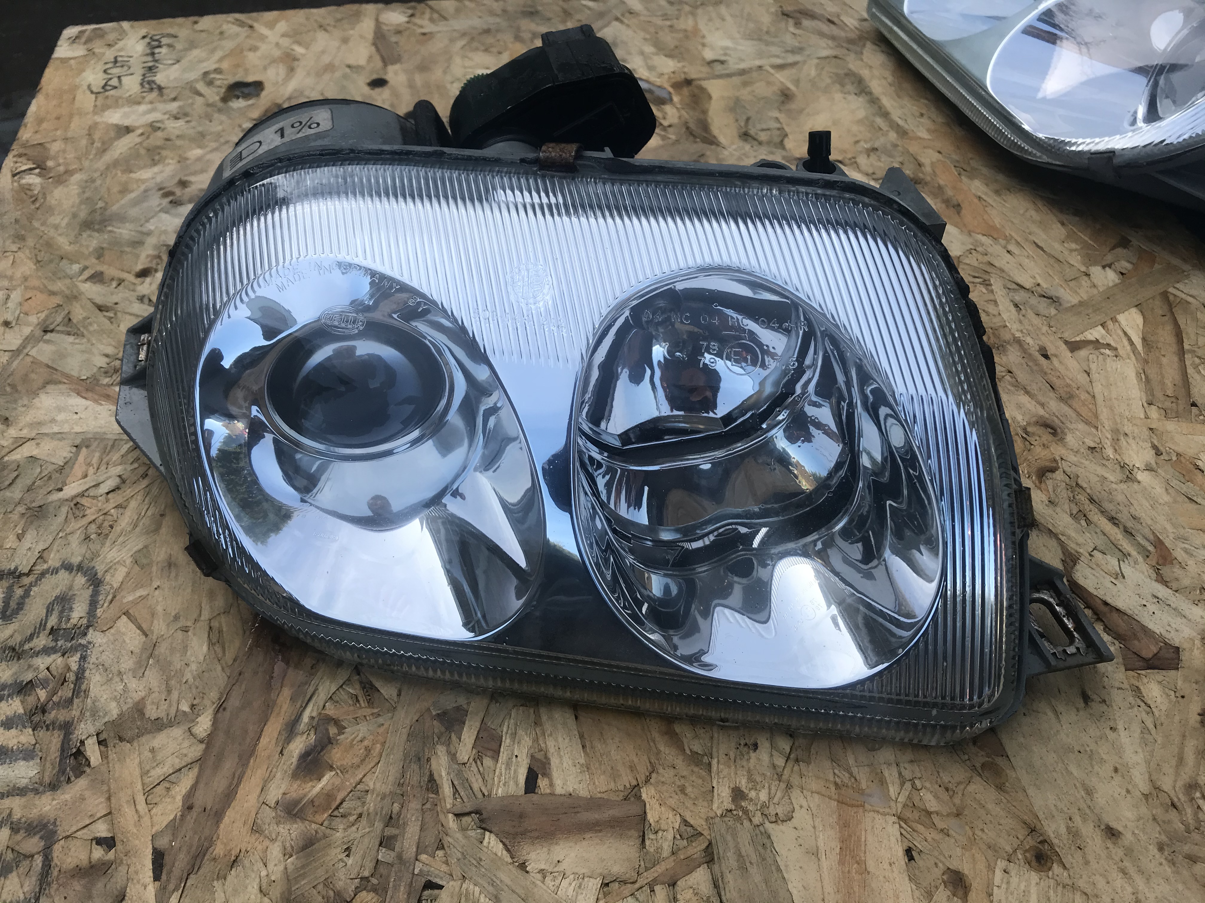 916 r headlight