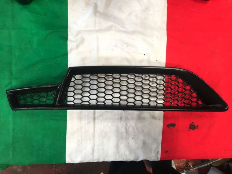 gt lower r grill